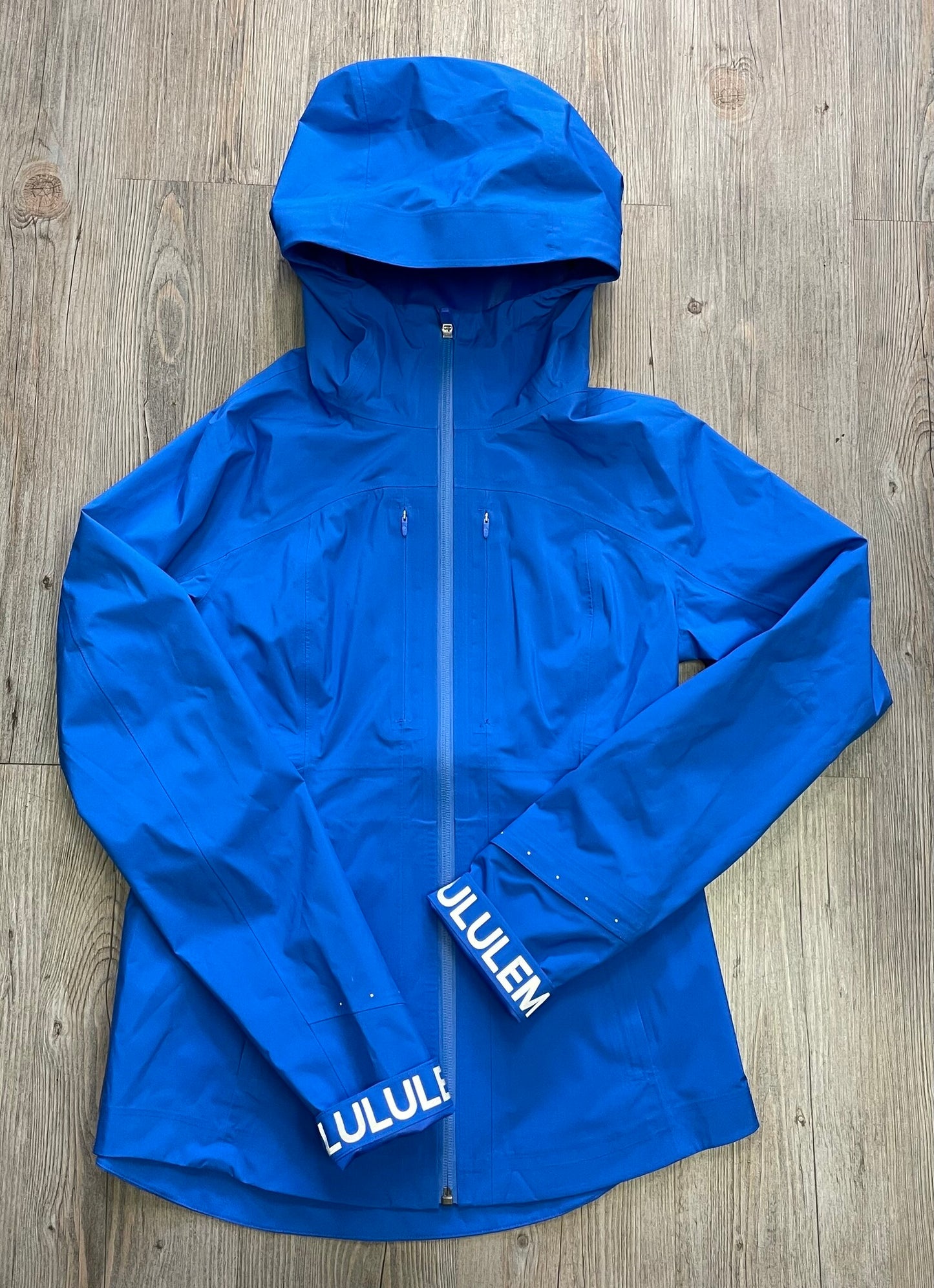 Blue Lululemon Break A Trail, 4 Ladies