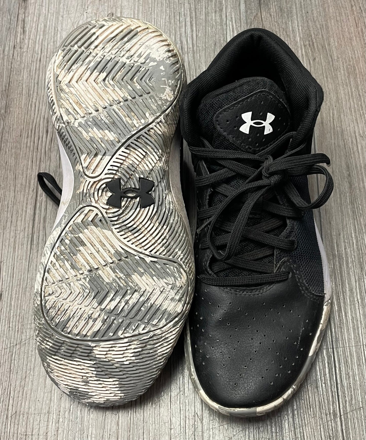 Black Under Armour Basketball S, 7Y