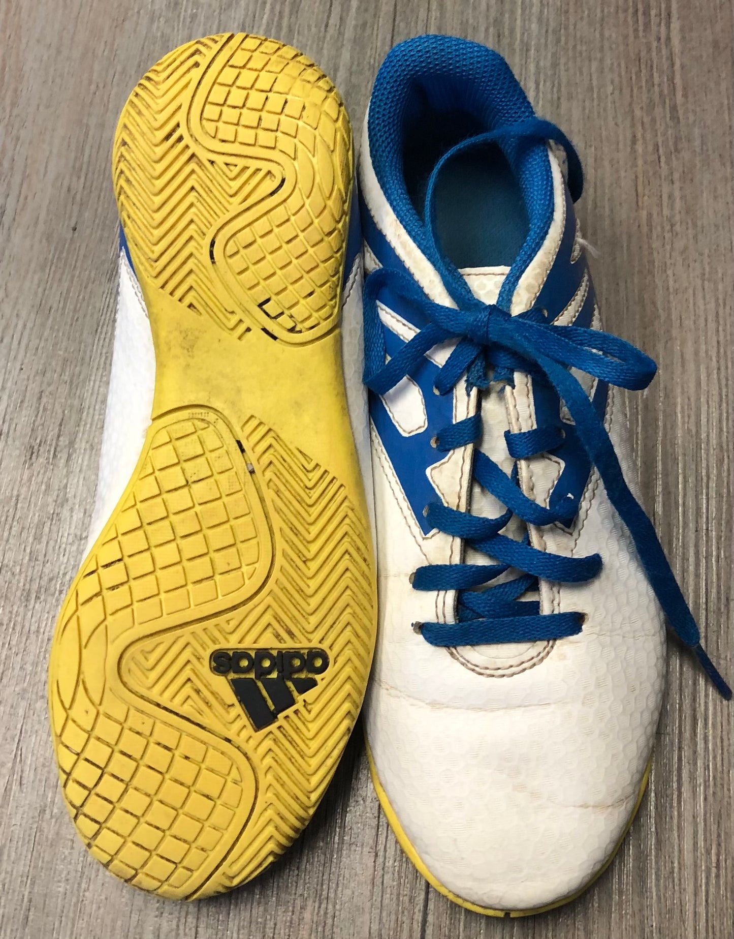White Adidas Indoor Soccer Cle, 3Y