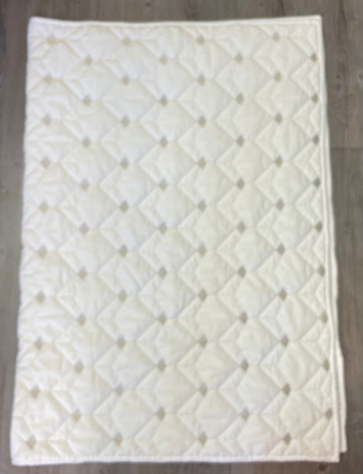 White Pottery Barn Modern Crib, 36*52
