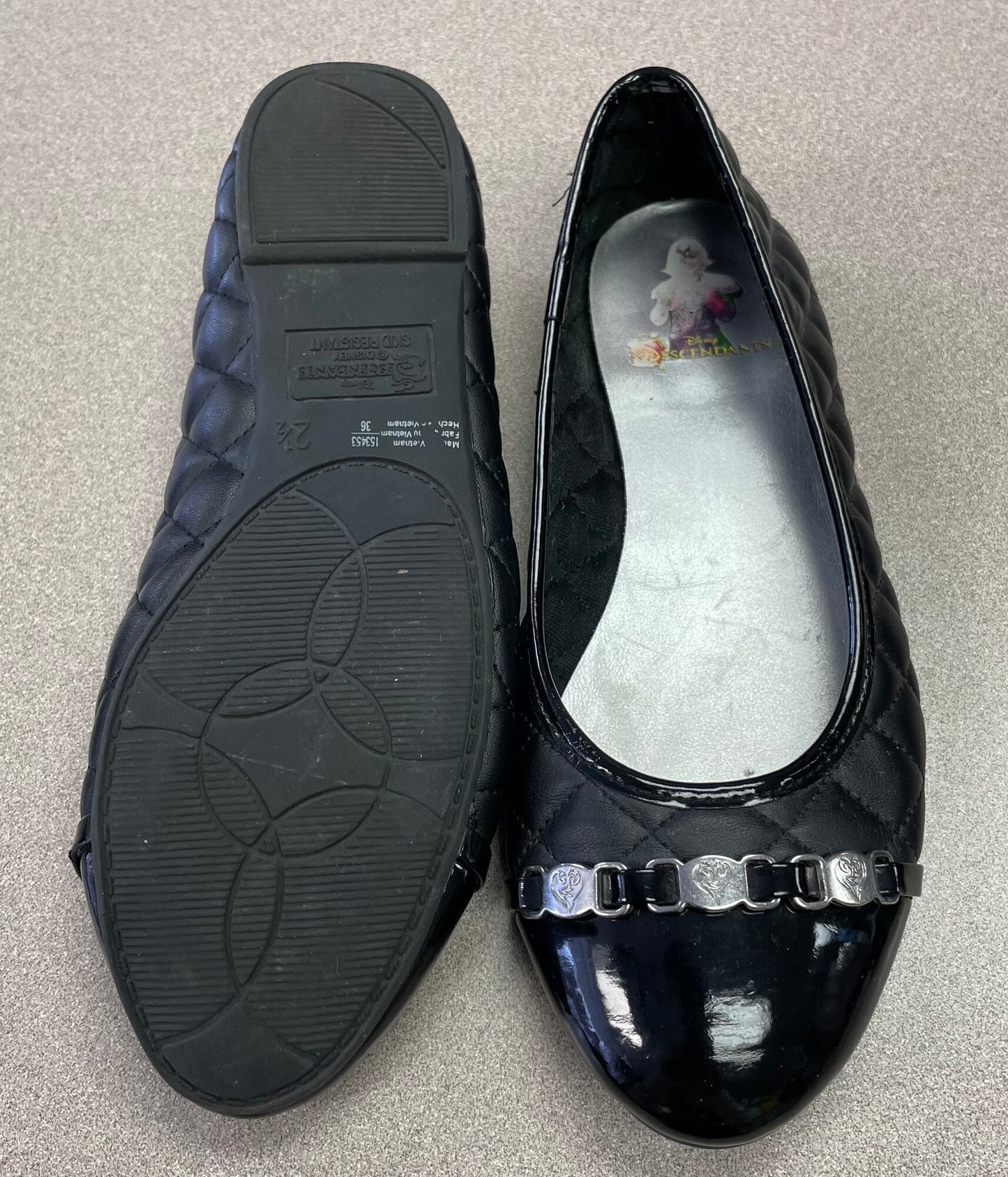 Black Descendant Flat Shoes, 2.5Y