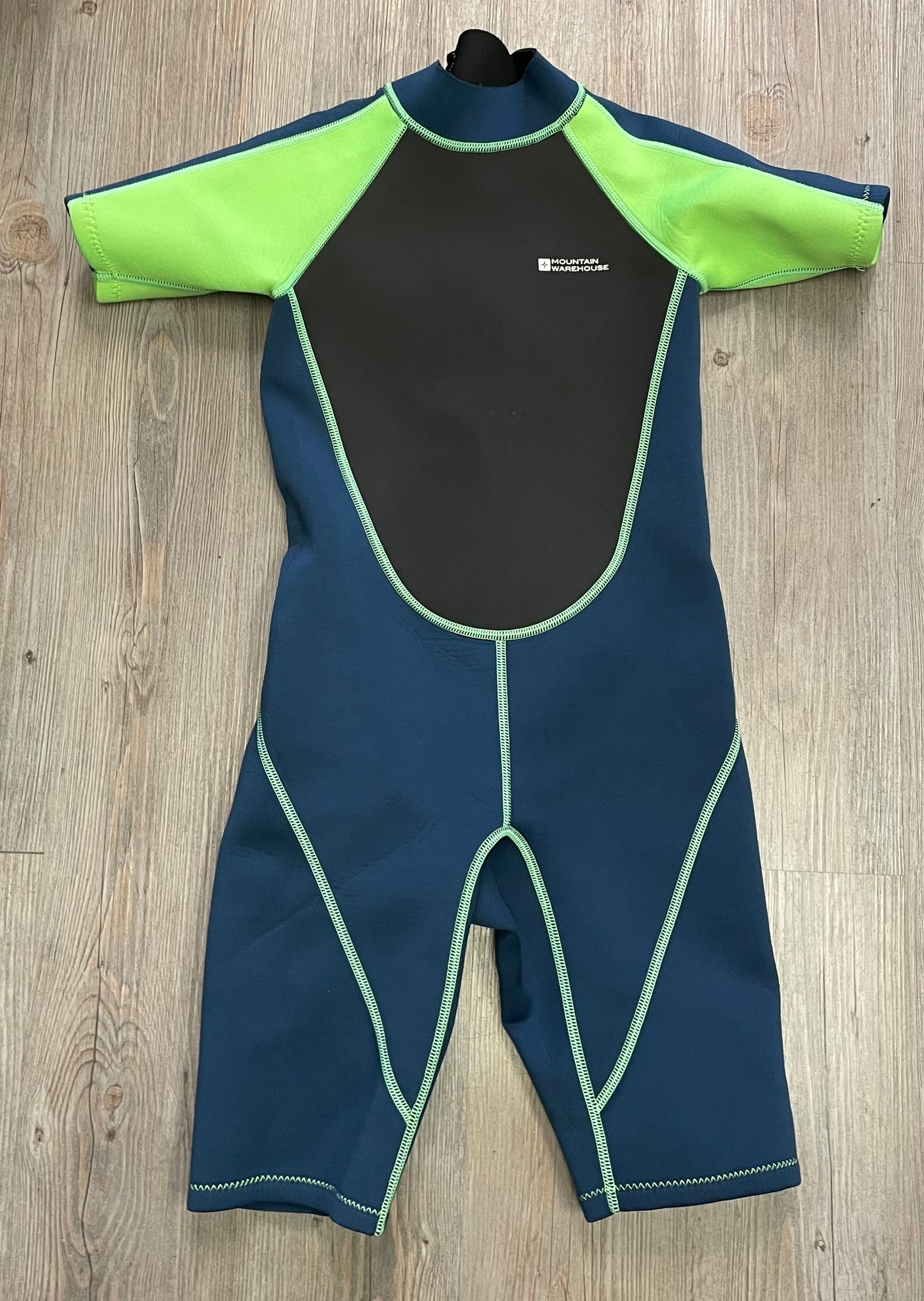 Navy Mountain Warehouse Wetsui, 11-12Y