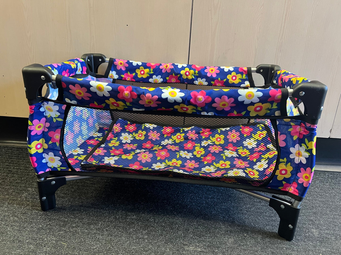 Floral Fash N Kolor Doll Bassine, NEW