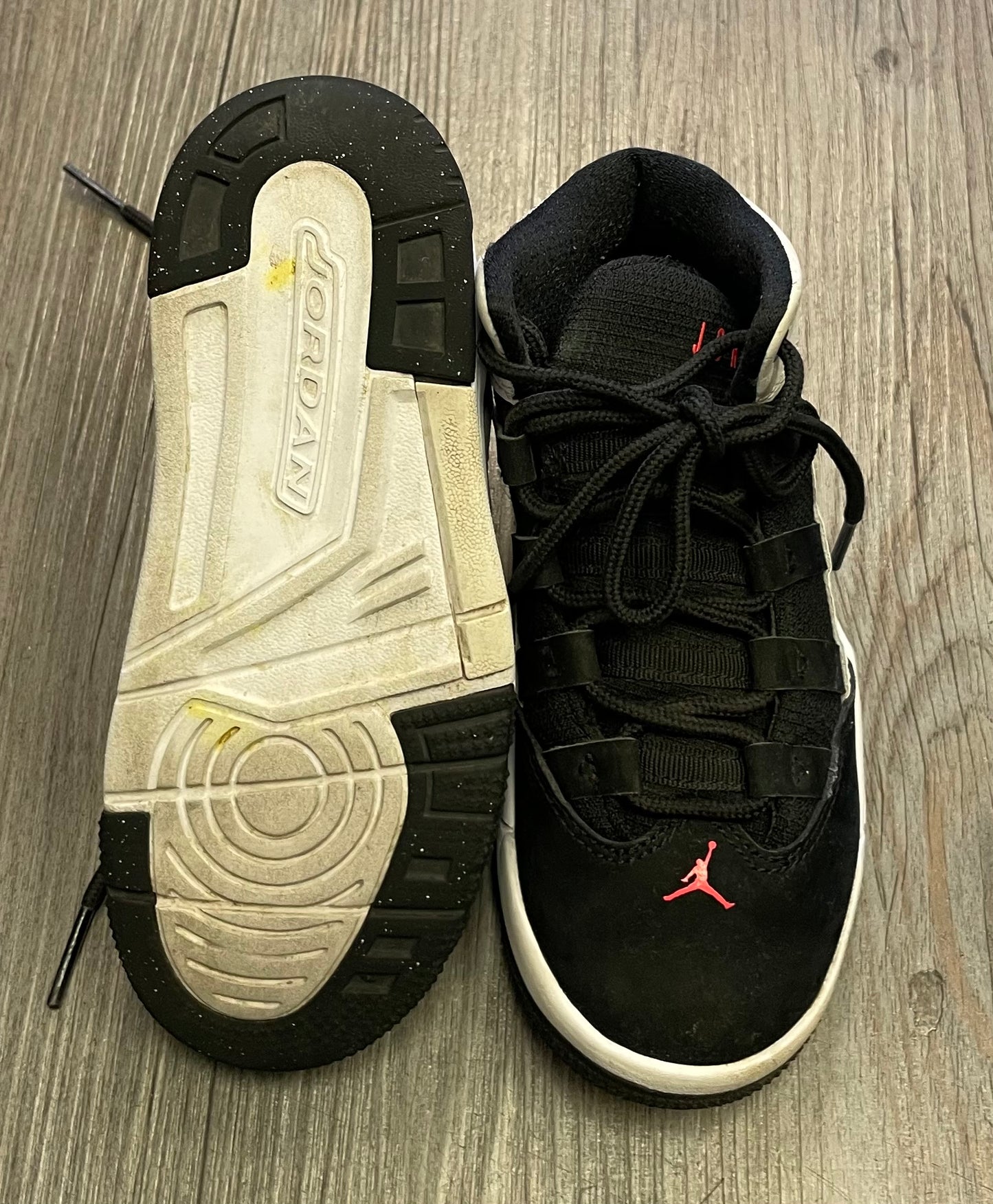 Black Jordan Hightops, 11Y
