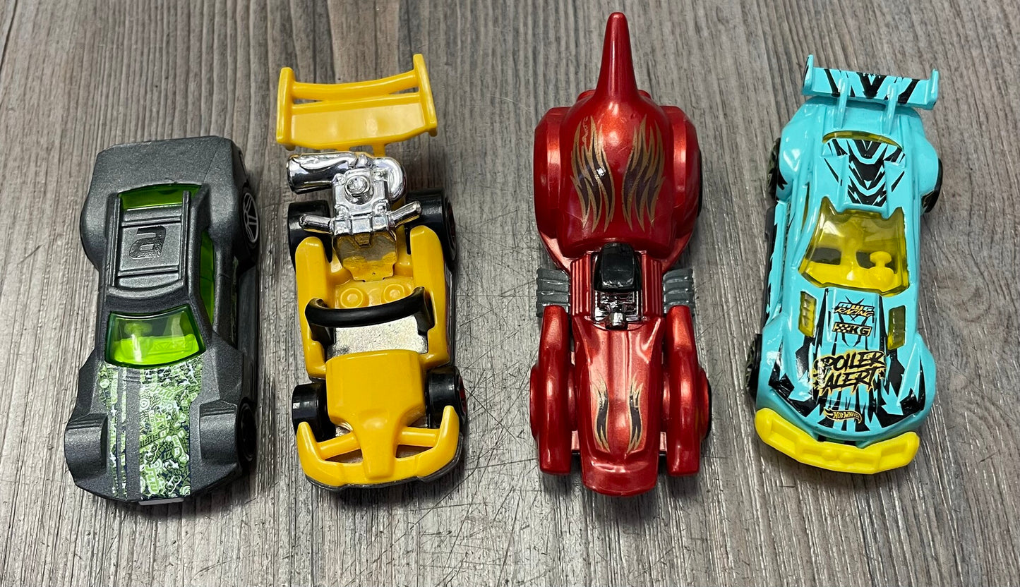 Multi Assorted Hot Wheels Cars, 3Y+