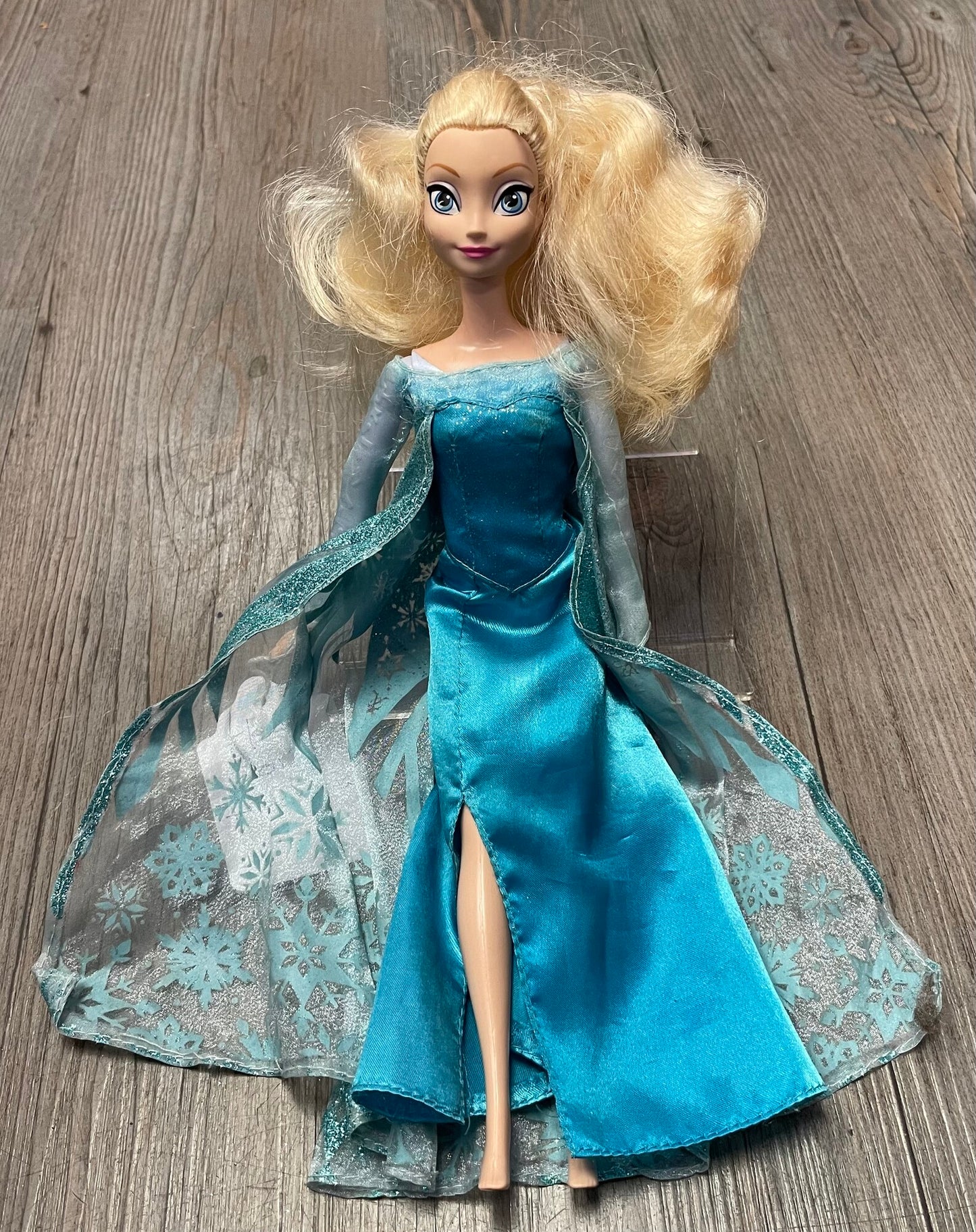 Multi Elsa Doll, None