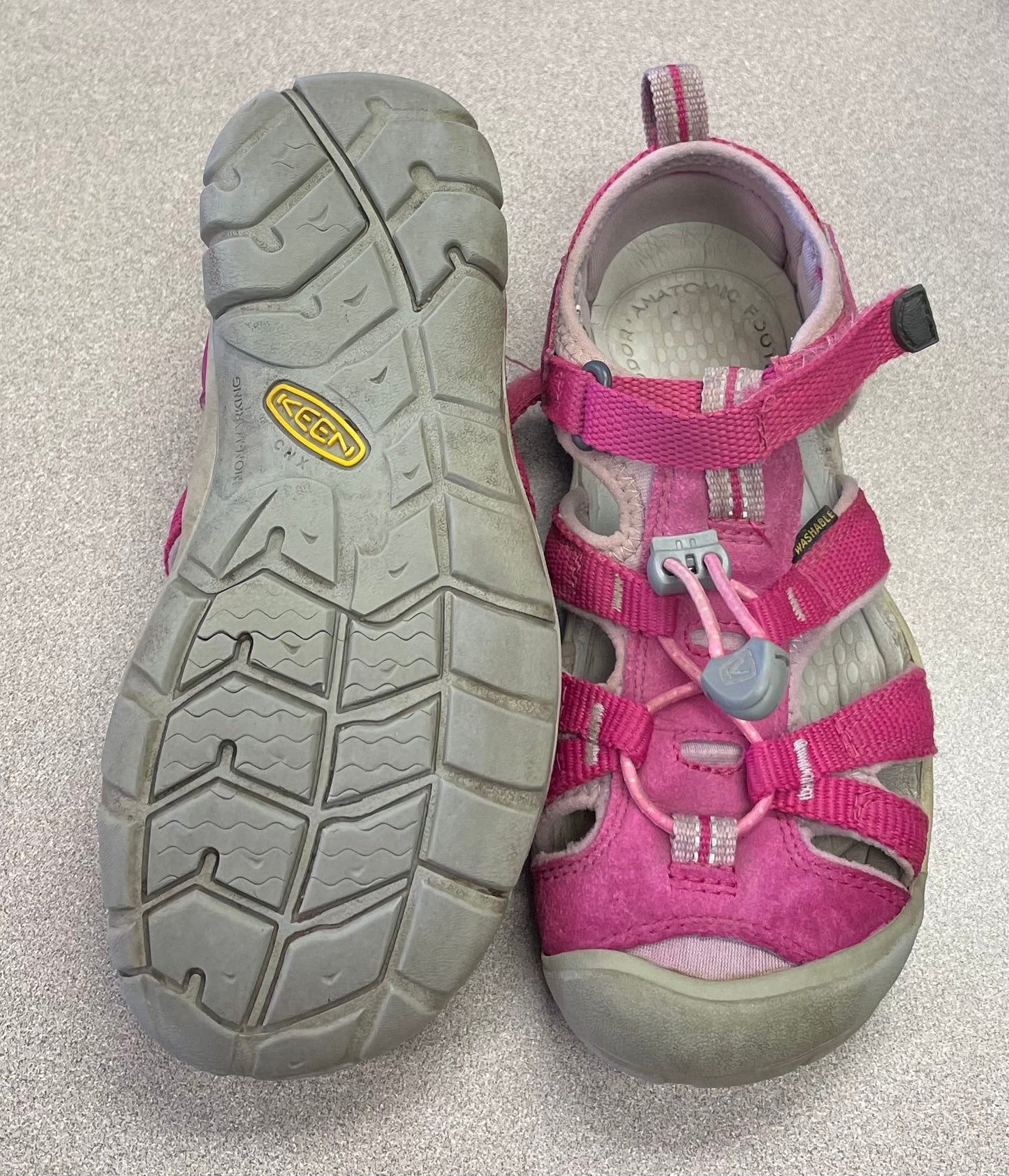 Fuchsia Keens Sandals, 13Y