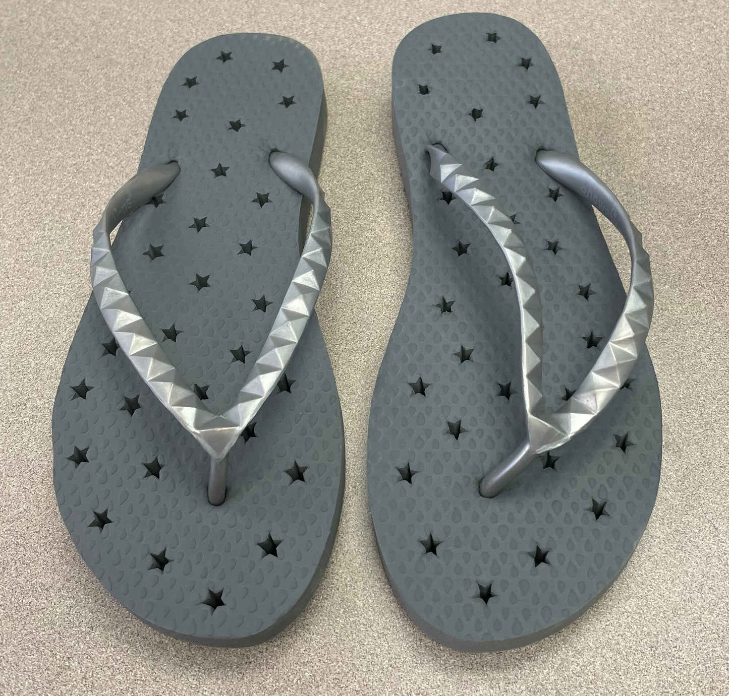 Grey Showa Flops Flip Flop, 3-4Y
