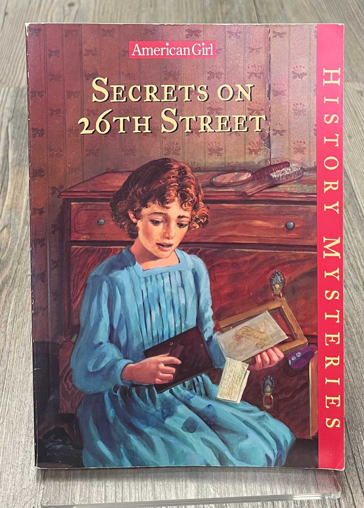 Multi Secrets On 26th Street, Paperback