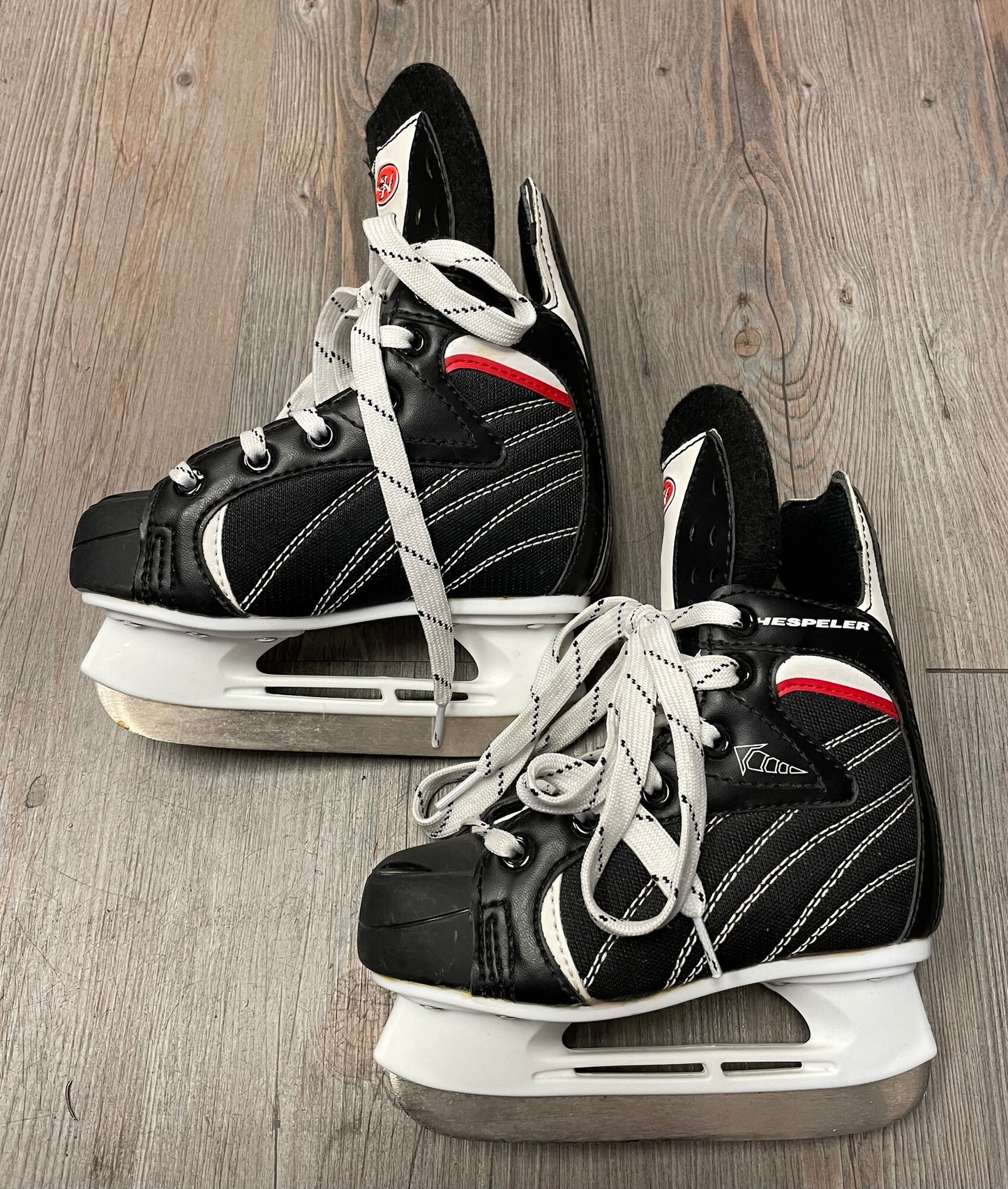 Black Hespeler Hockey Skates, 12Y