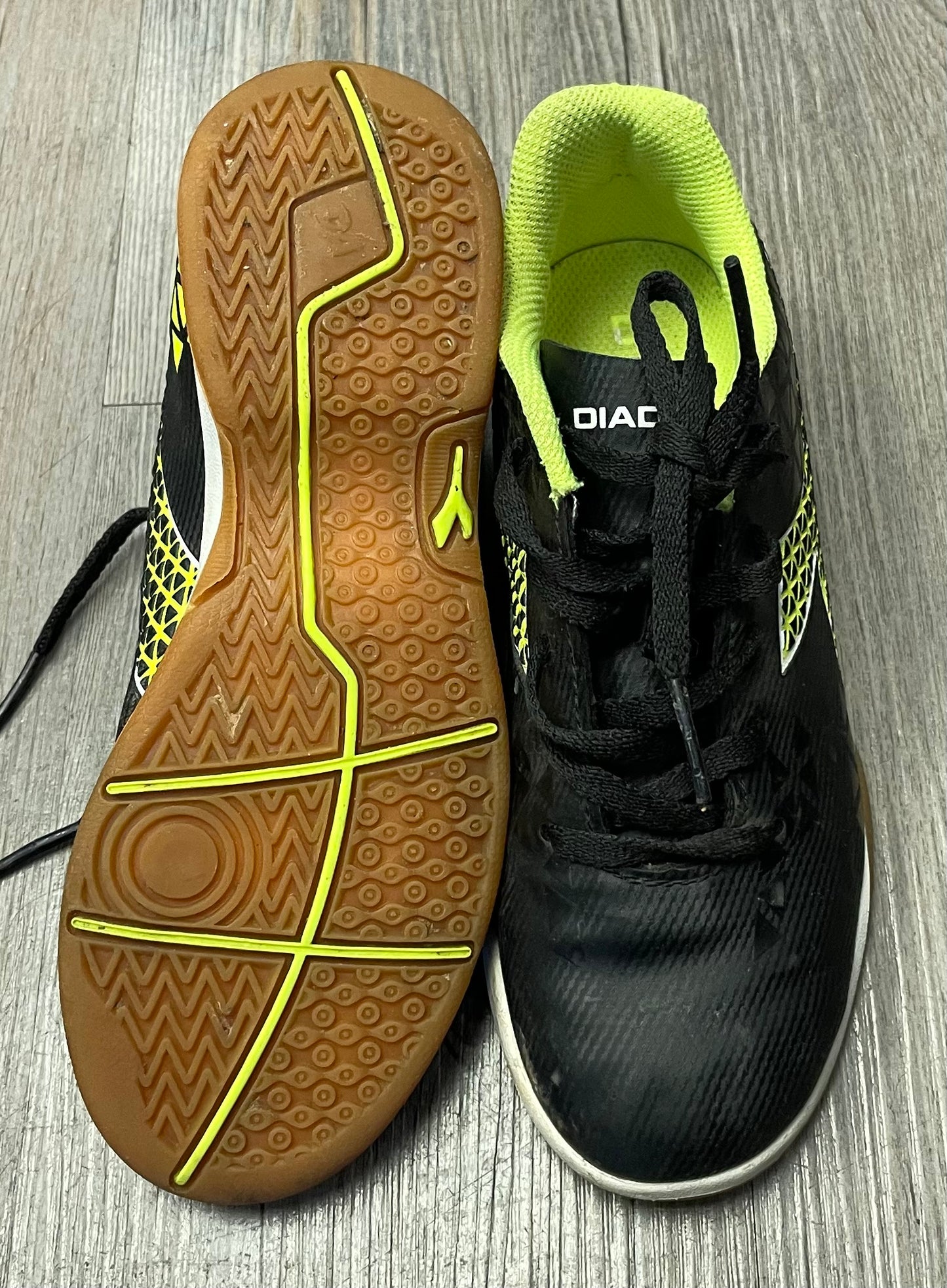 Black Diadora Indoor Cleats, 3Y