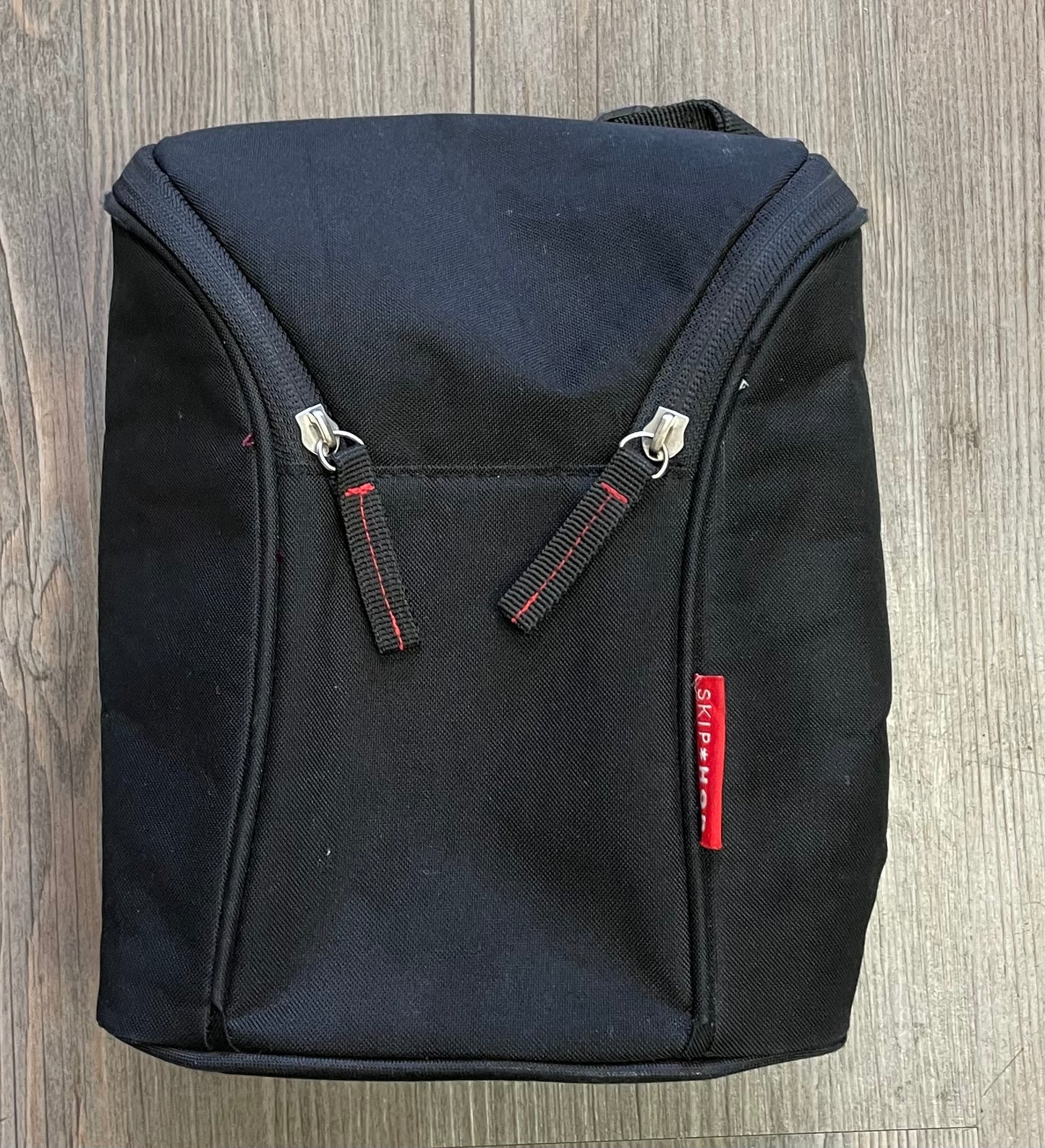 Black Skip Hop Bottle Bag, Pre-owned