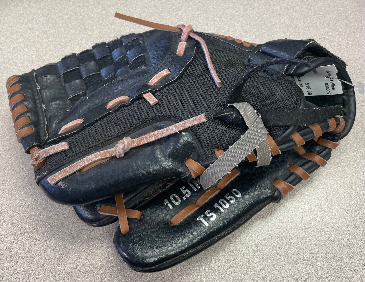 Black Adidas Baseball Glove, 10.5 Inch