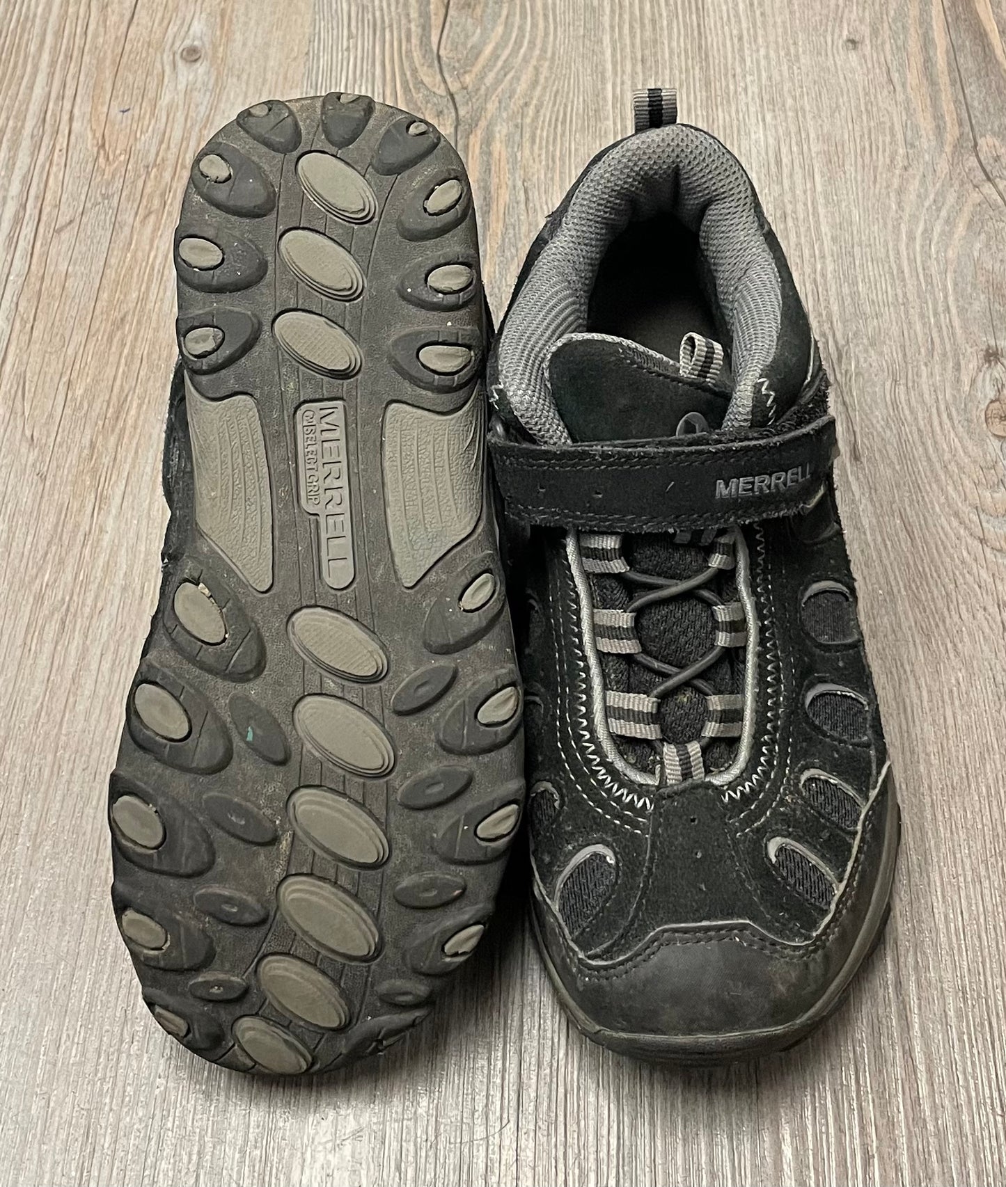 Black Merrell Hiking Shoes, 5Y