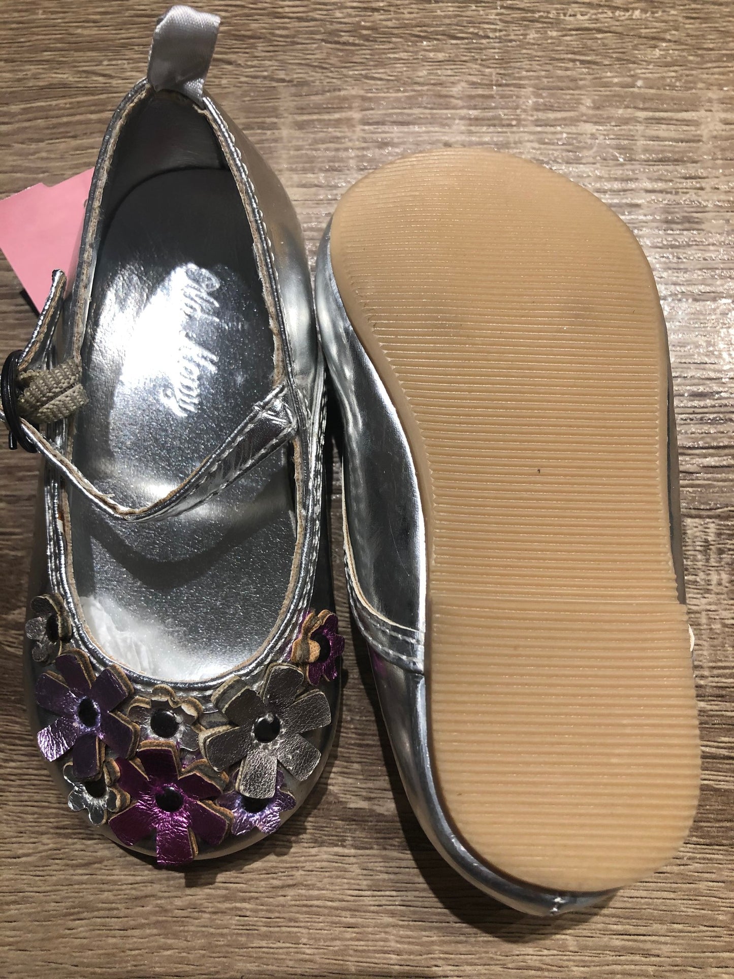 Sliver Old Navy Flat Shoes, 5T