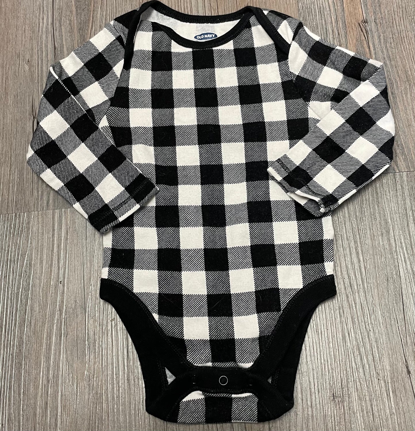 Black Old Navy Onesie LS, 6-12M