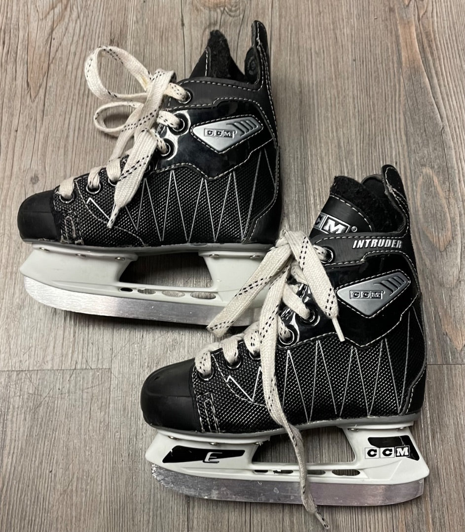 Black CCM Hockey Skate, 9T