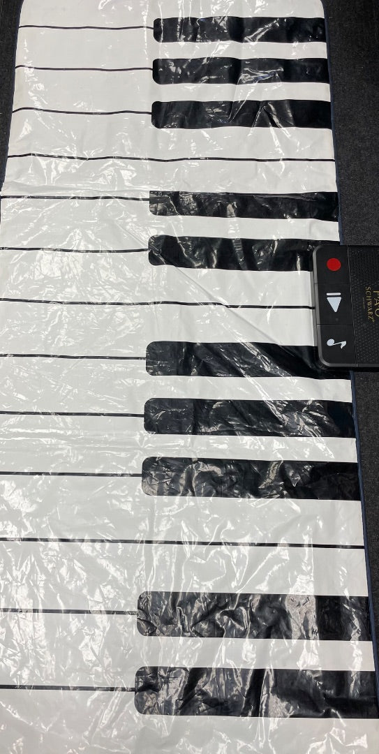 Black & White FAO Schwarz Floor Piano, Large