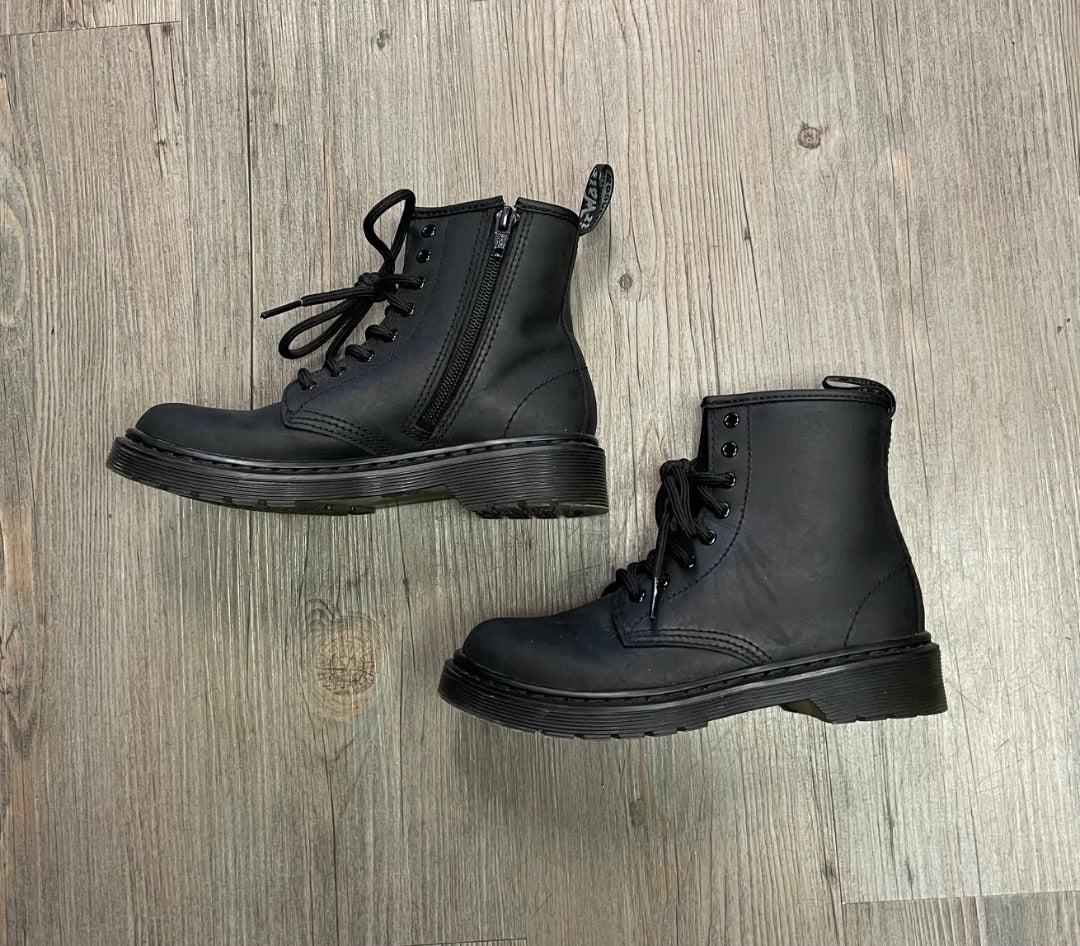 Black Dr. Martens Faux Fur Lined Boots, 1Y