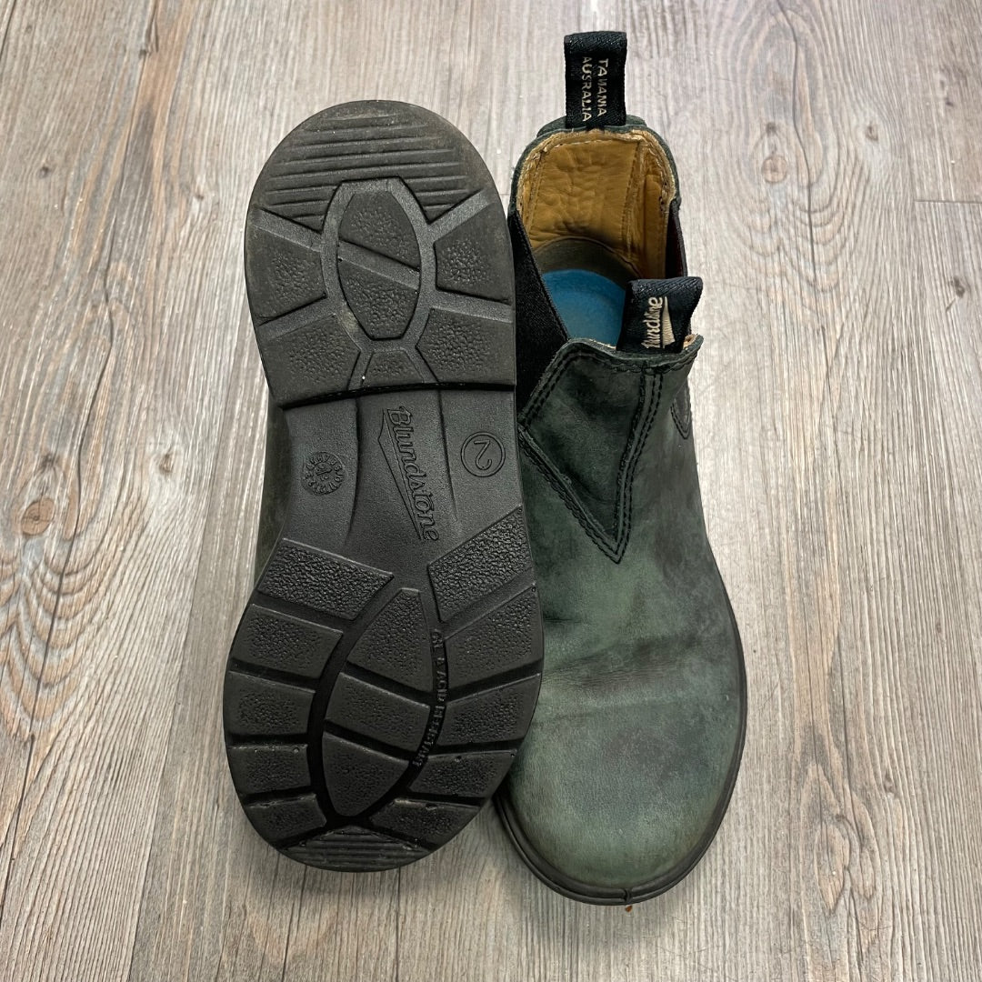 Rustic Black Blundstone Blunnies, 3Y