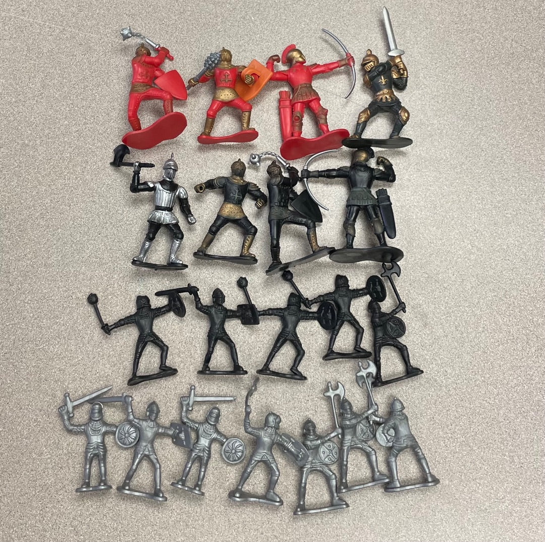 Red/Black/Grey 20 Assorted Standing Soldiers