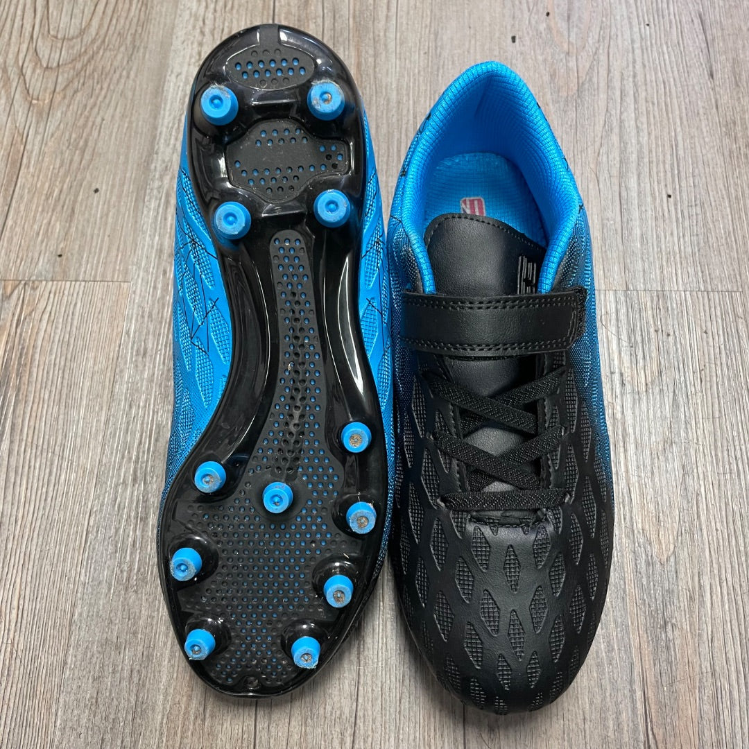 Blue Black Deja Tu Huella Soccer Cleats, 4.5Y