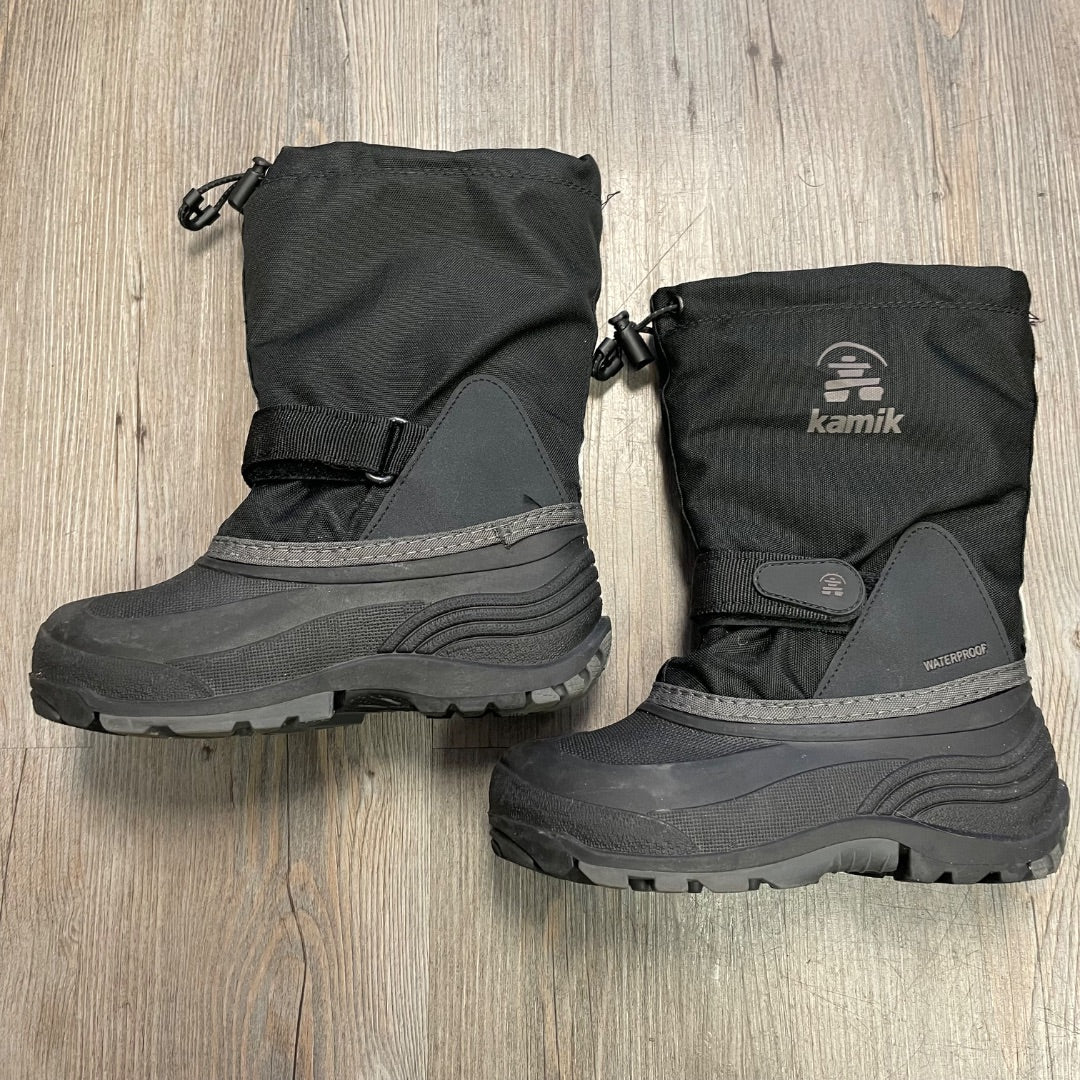 Black Kamik Winter Boots, 1Y