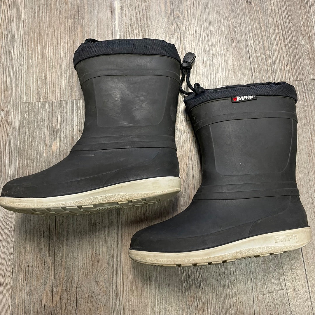 Black Baffin Winter Boots, 1Y