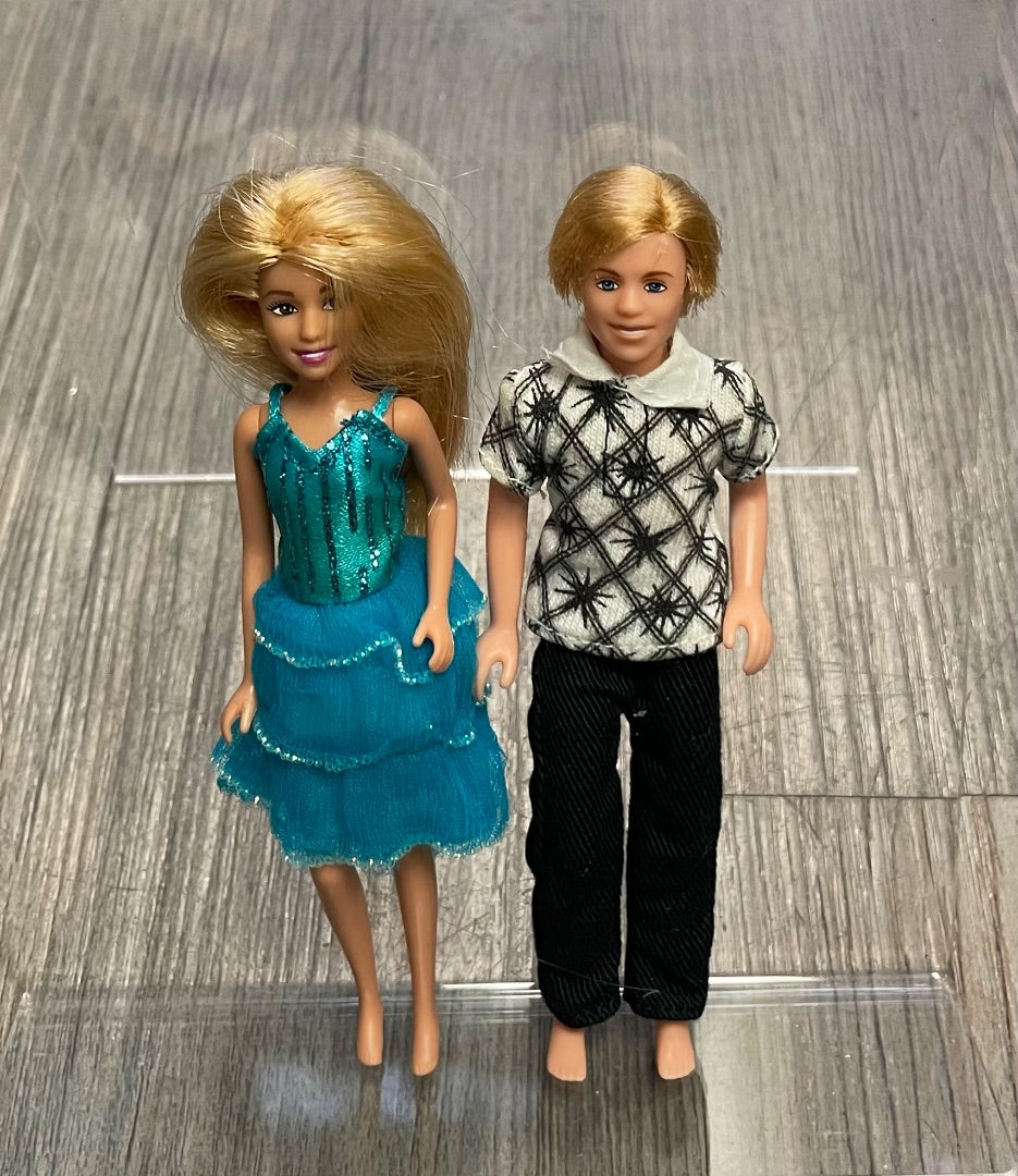 Turquoise Barbie Miniature Coup;e, 5 inch