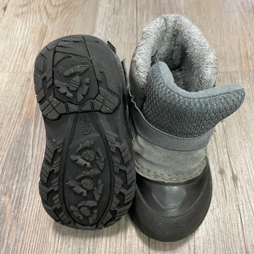 Grey North Face Apenglow 11 Boots, 7T