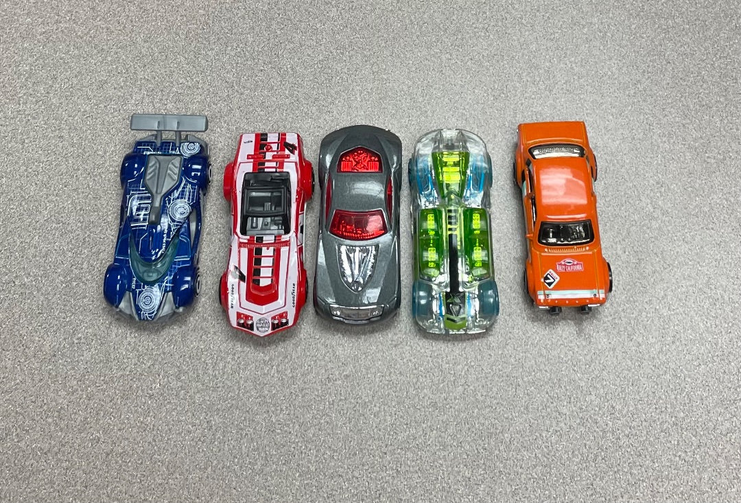 Multi Colour HotWheels Assorted Cars, 5PCS