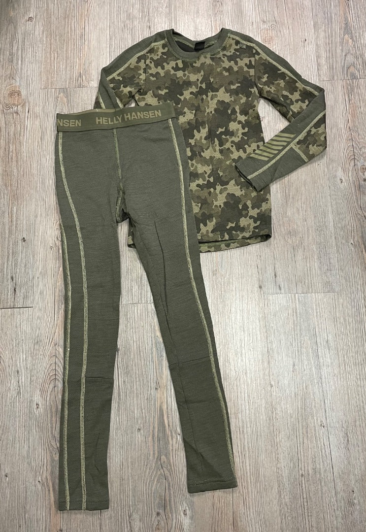 Camo Green Helly Hansen 2PC Base Layer Set Merino Wool, 8Y