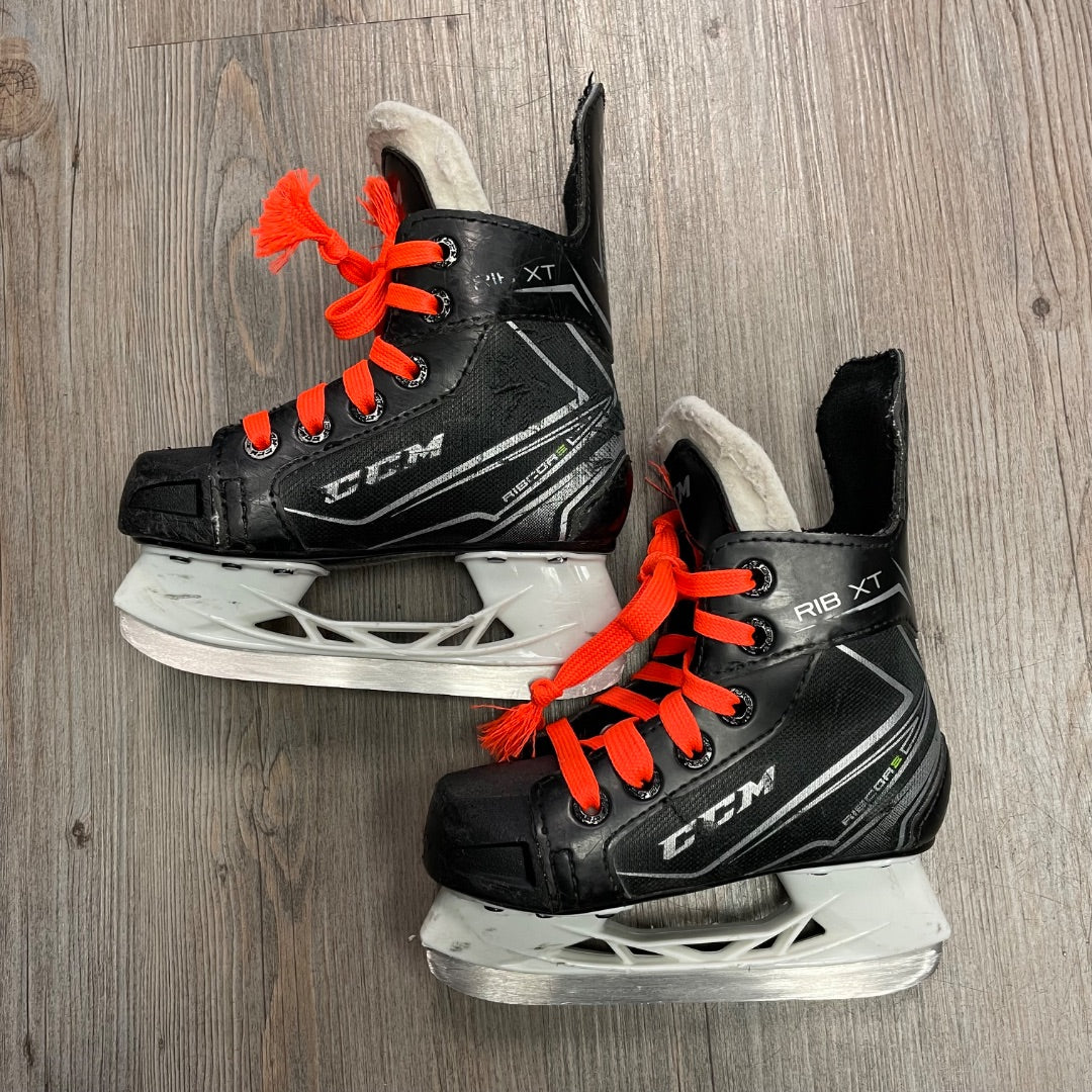 BlacK CCM RIB XT Hockey Skates, 9T