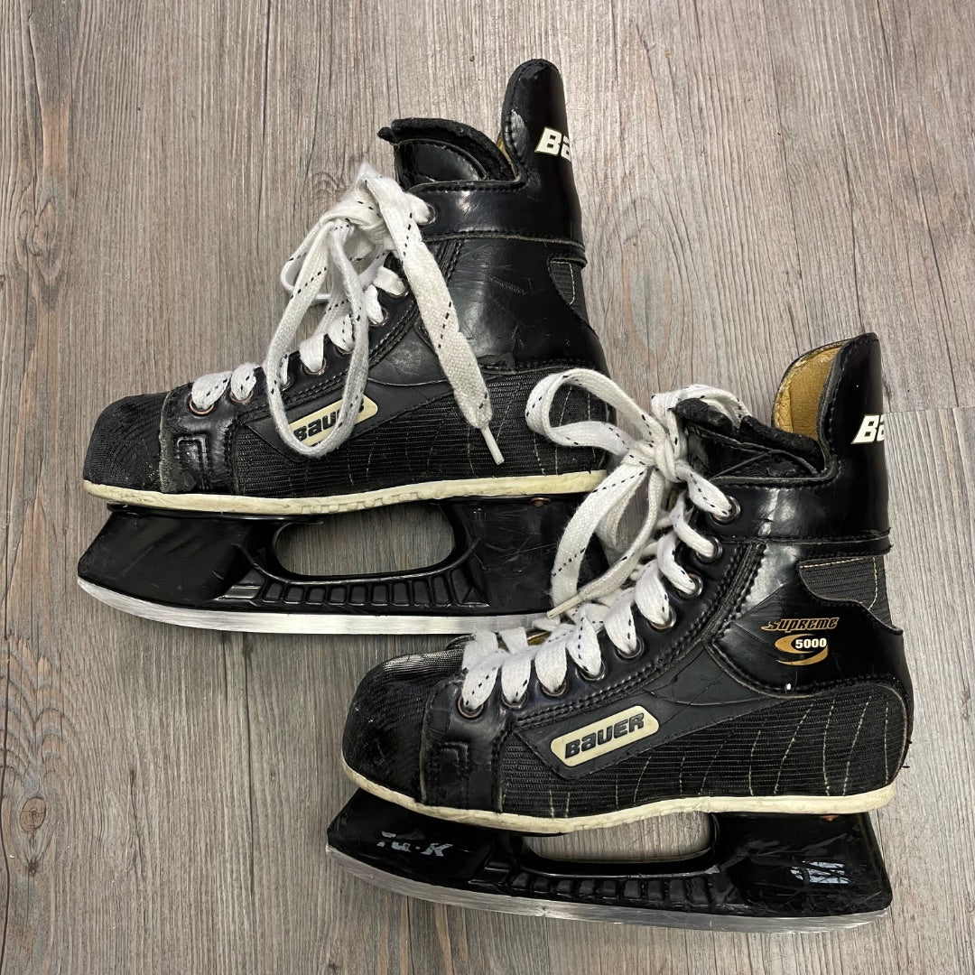 Black Bauer Supreme Hockey Skates, 2Y