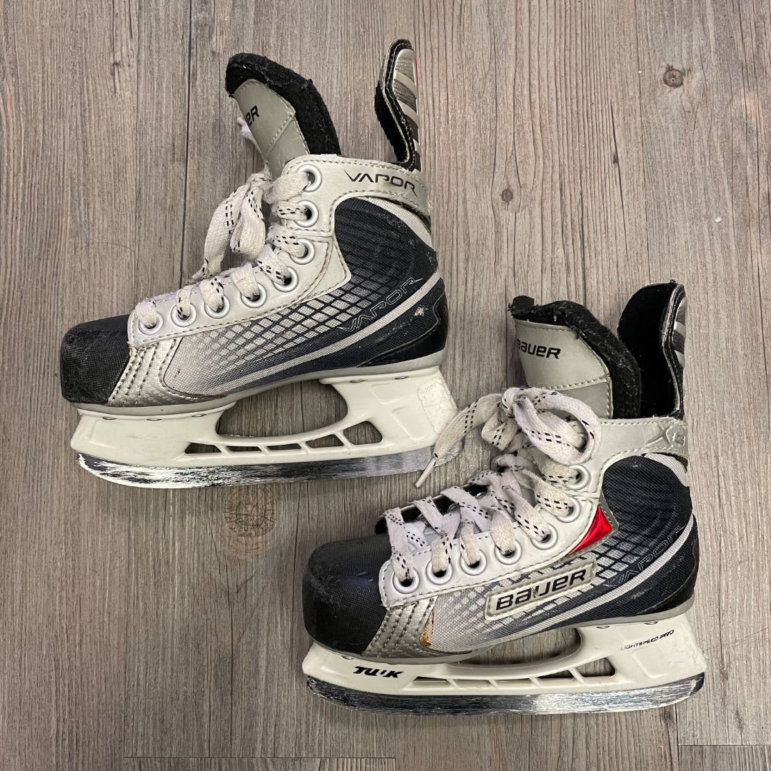 Black Bauer Vapor Hockey Skates, 11Y