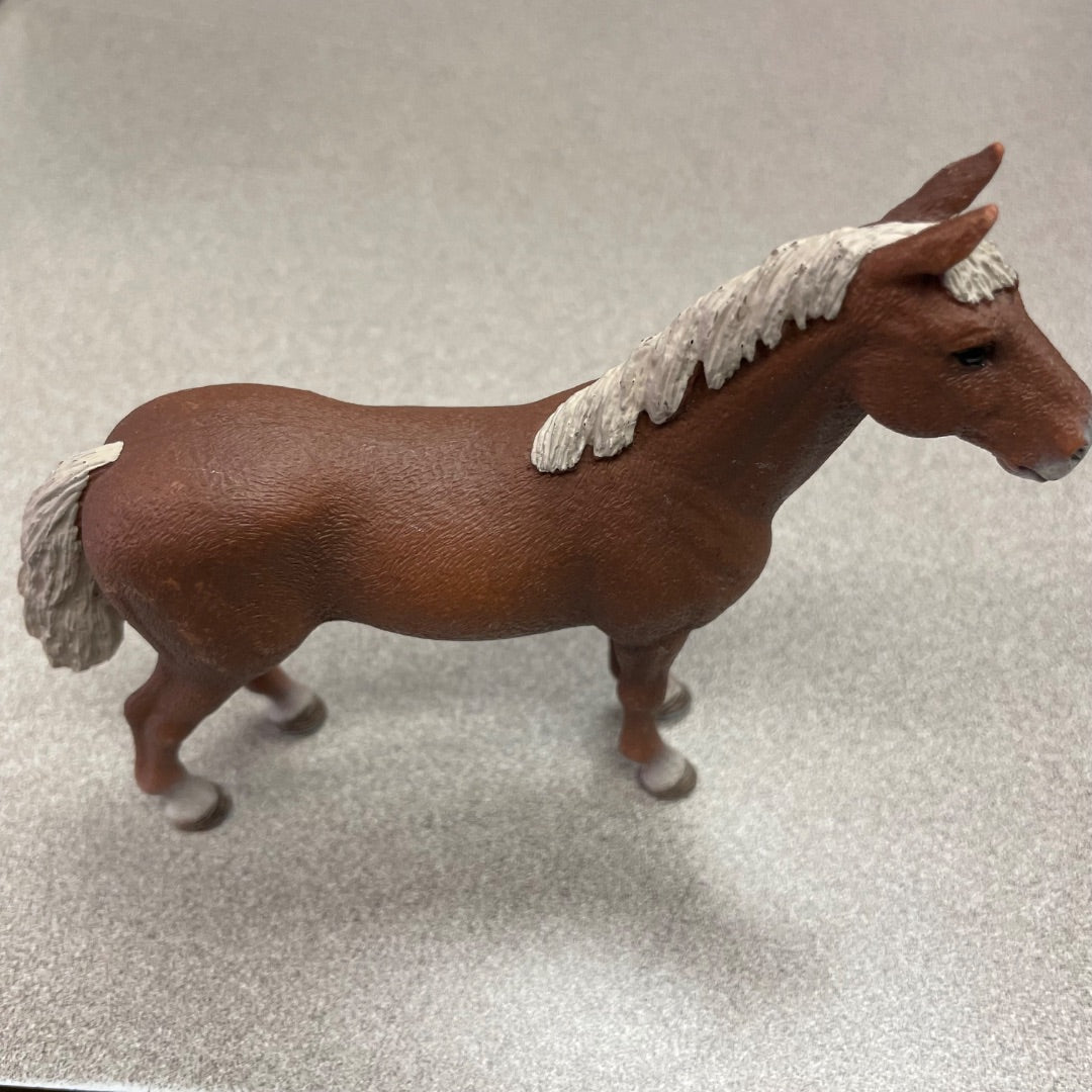 Brown Scheich Horse Figurine, 5 Inch