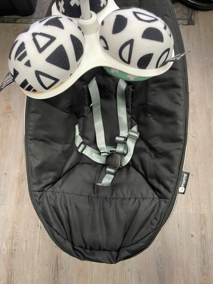 Black/White 4Moms Mamaroo Swing -2024