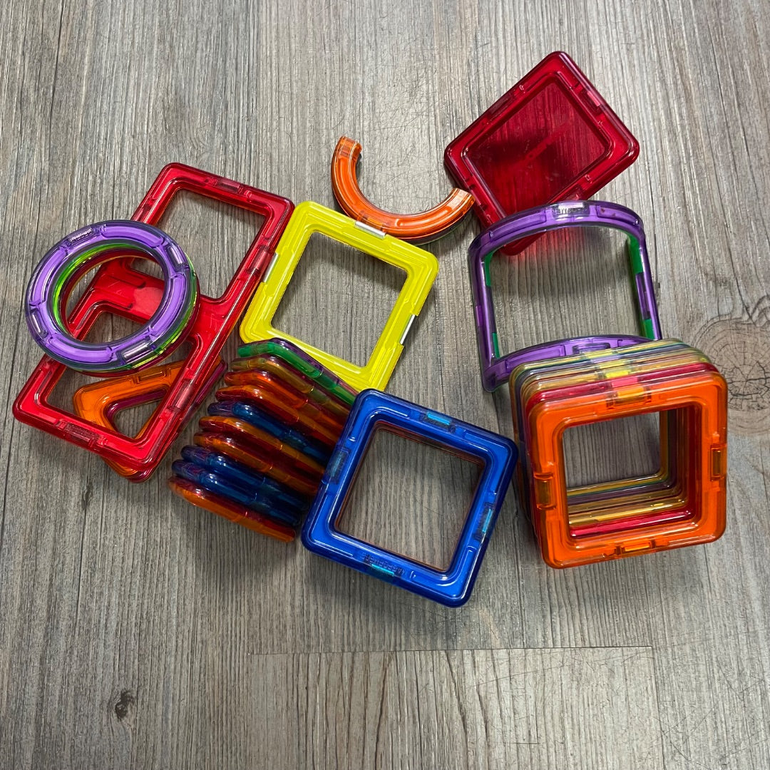 Multi Colour Magformers 31 PCS Magnetic Tiles, Pre-owned