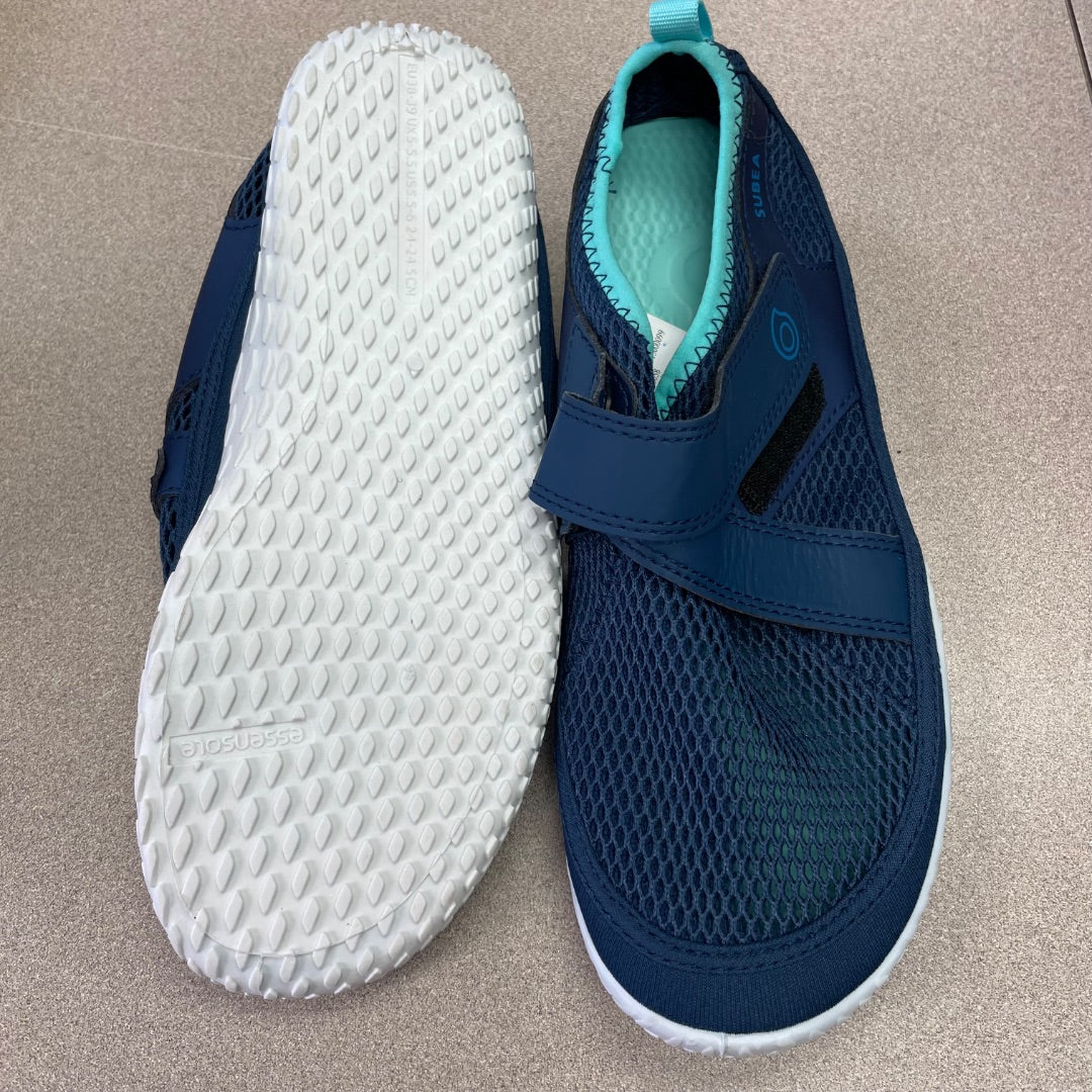 Navy Decathlon Mesh Water Shoes, 6-6.5Y