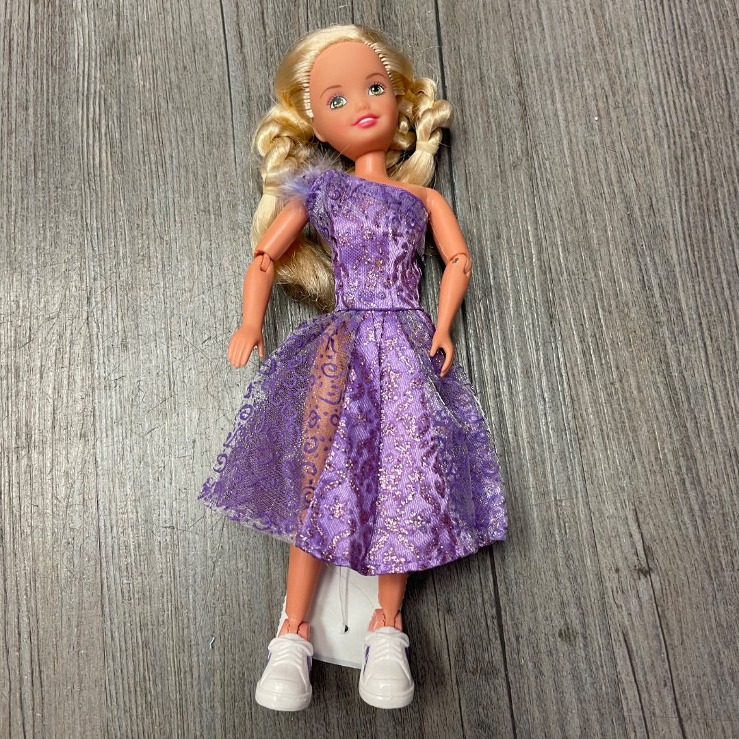 Multi Colour Mattel Bandable Tween Barbie, 8 inch