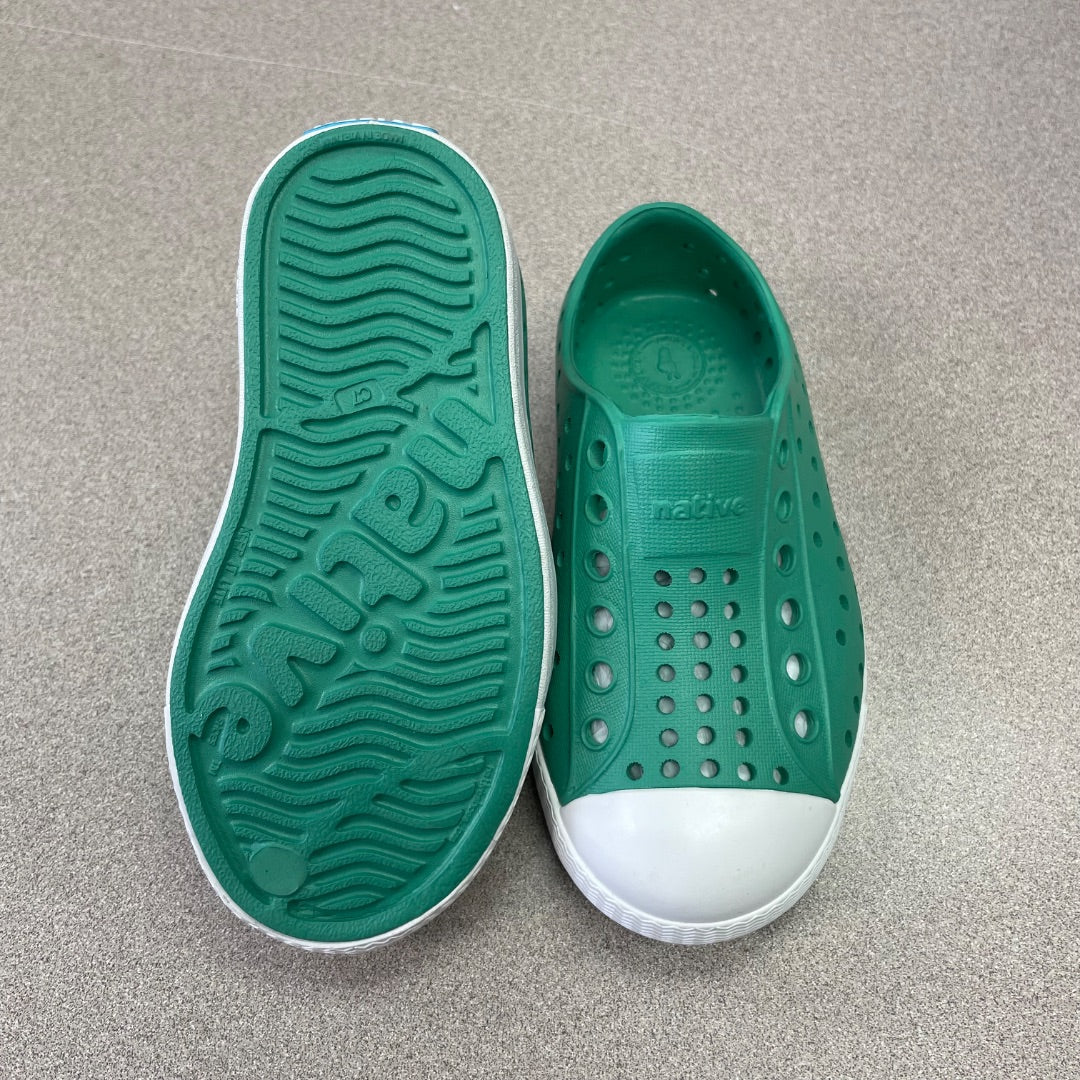 Light Green Native Jefferson Child, C7