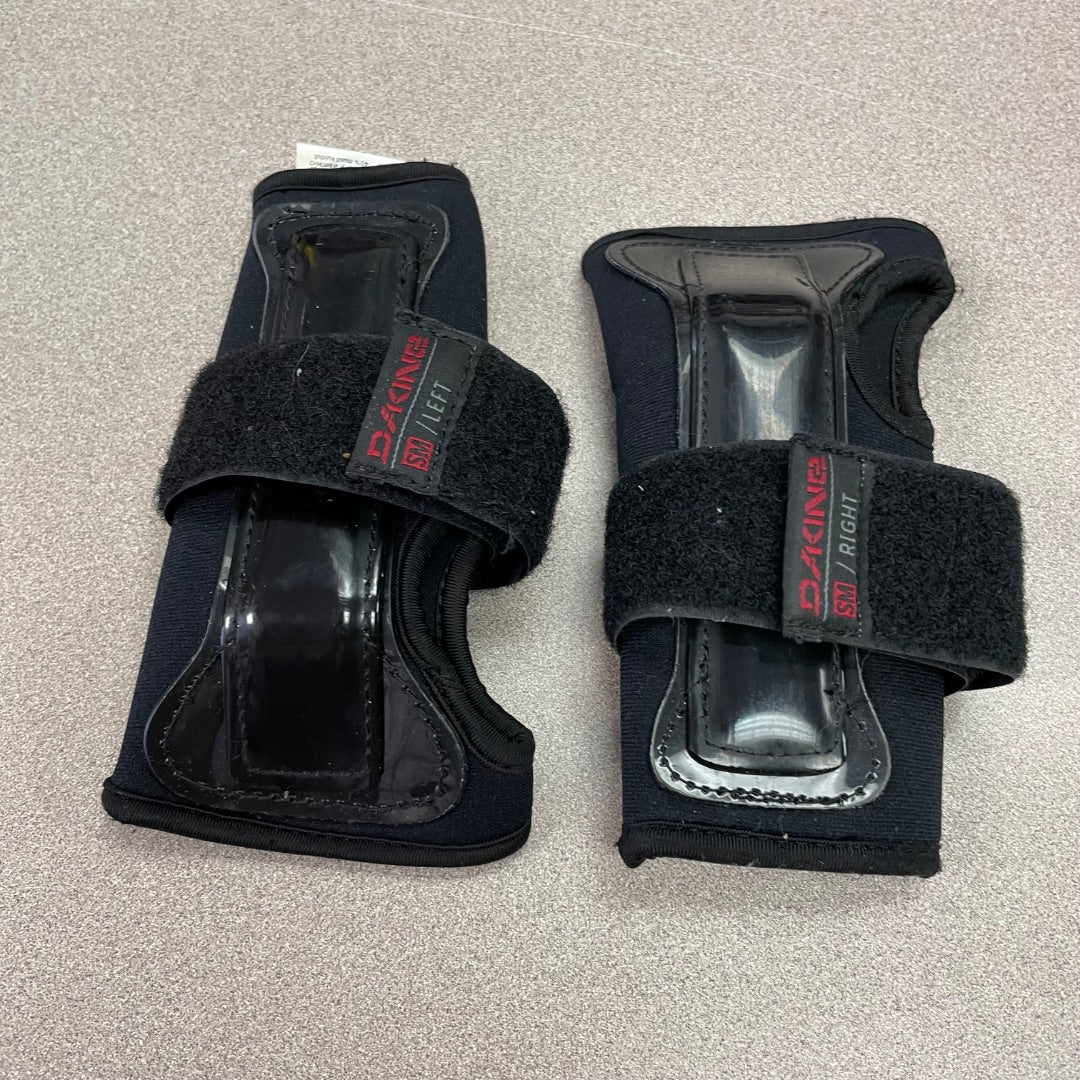 Black Dakine Wrist Pads, Small