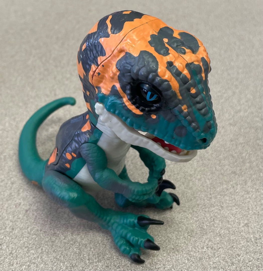Green Fingerlings Untamed Dinosaur, Pre-owned