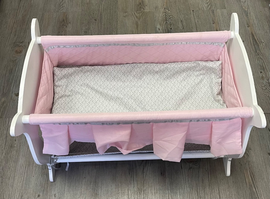 White Toys R US Wooden Bassinet, Pre-owned