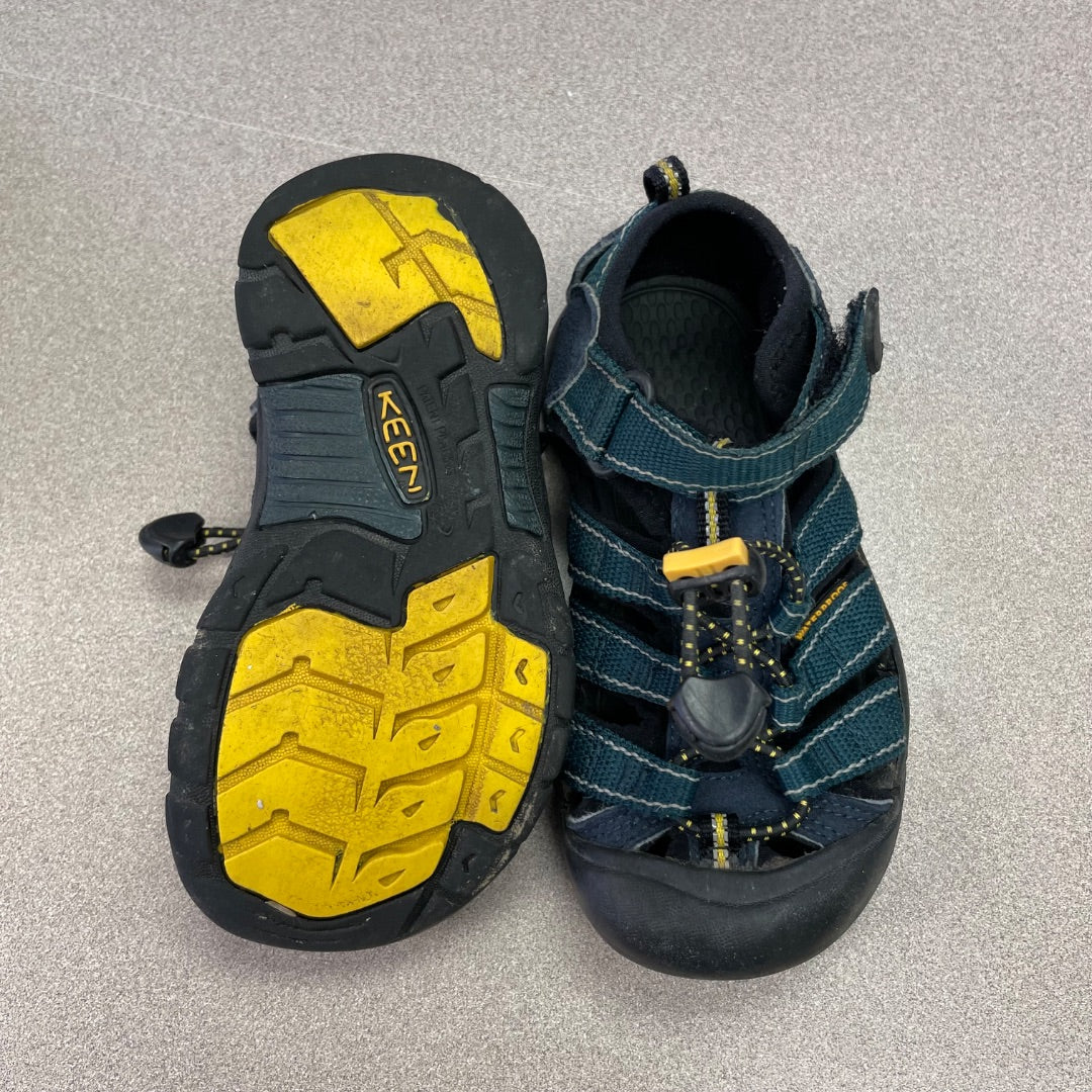 Green Keen Sandals, 11Y