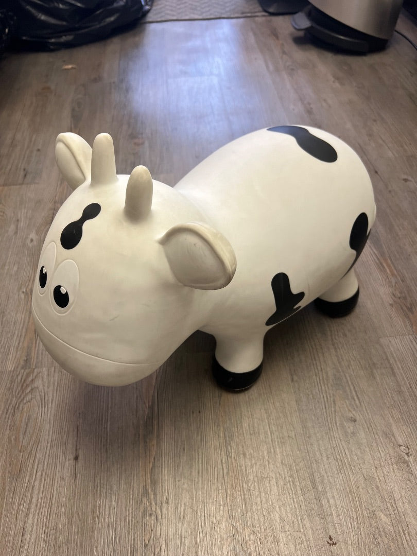 White Farm Hoppers Cow, Toddler