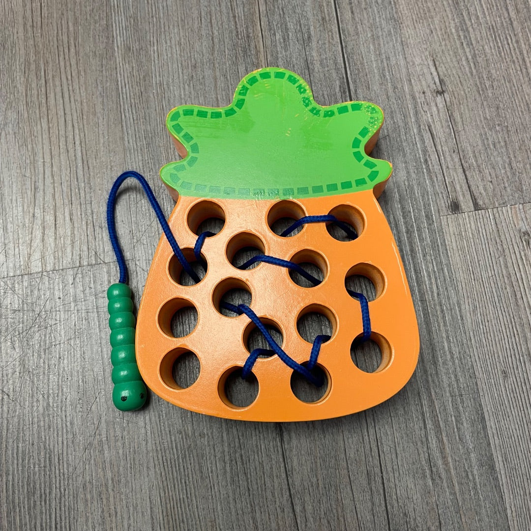 Pineapple Wooden Lacing, Pre-owned