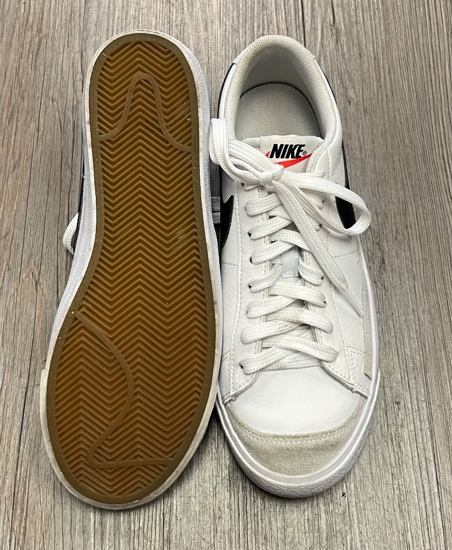 White Nike Nike Blazer Low, 5.5Y
