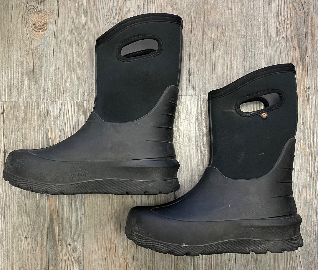 Black Bogs Winter Boots, 6Y