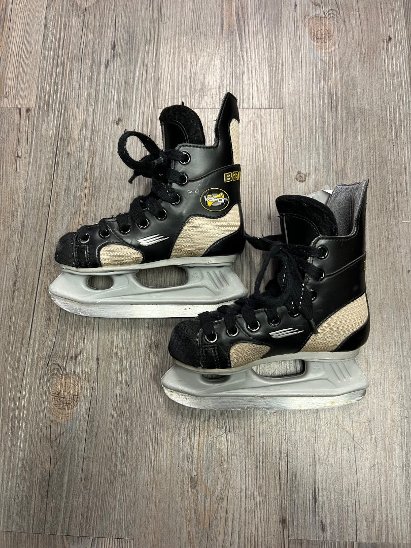 Black Bauer Vapor Hockey Skates, 10Y